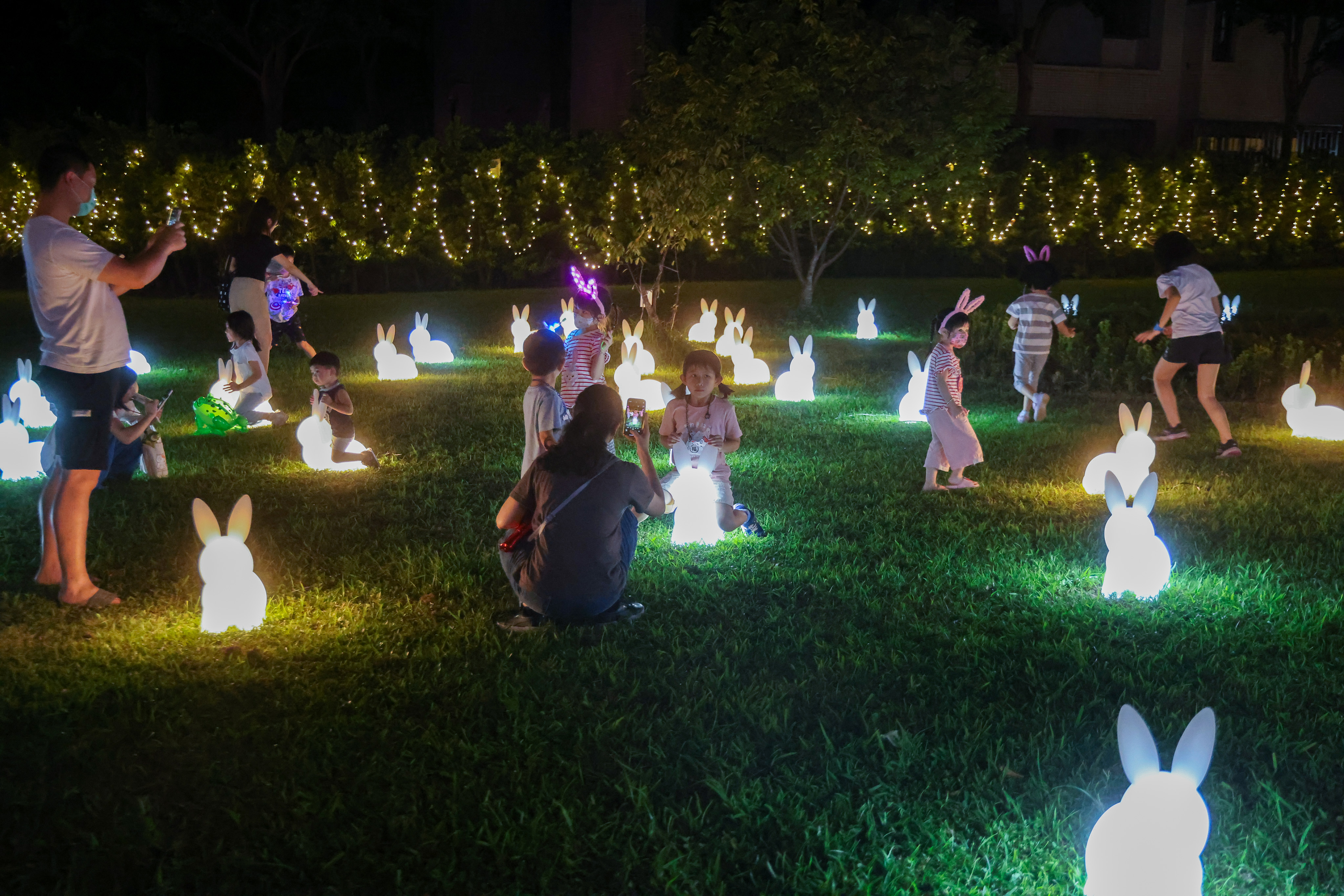 112年中和土地公文化祭-可愛造型玉兔燈