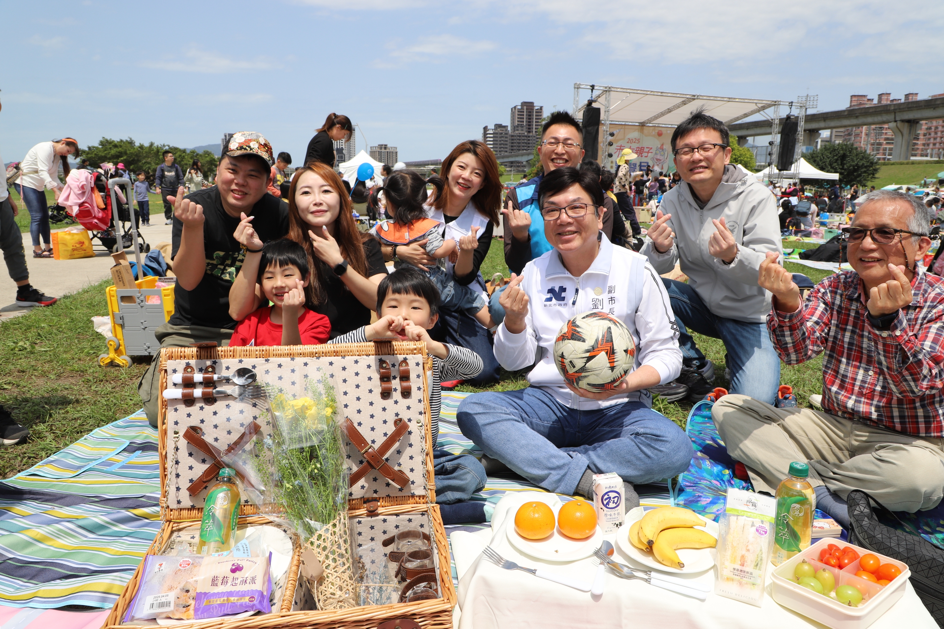今天的野餐日劉和然副市長希望大人能拋下手機多陪伴孩子，用真實互動重拾親子間的溫_0.jpg