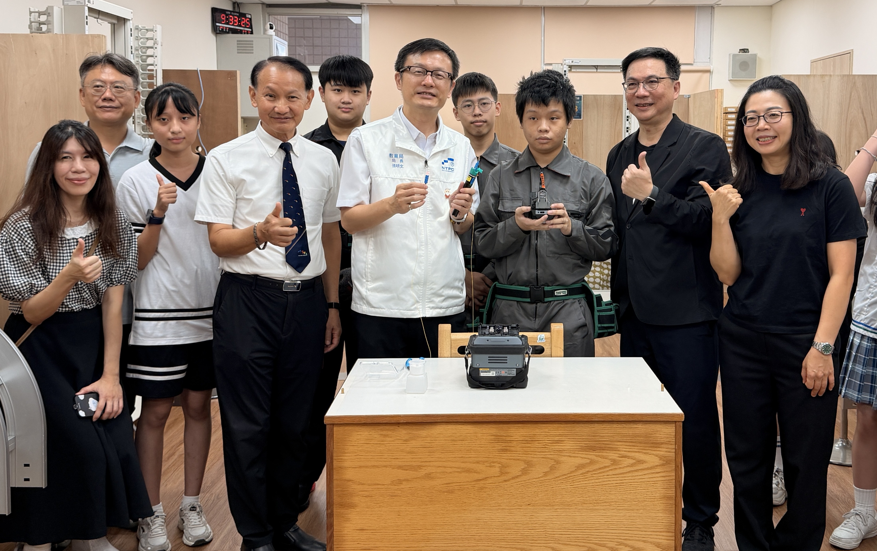 國際級「新北市領航智網金手基地」於鶯歌工商正式揭牌啟用_0.jpg