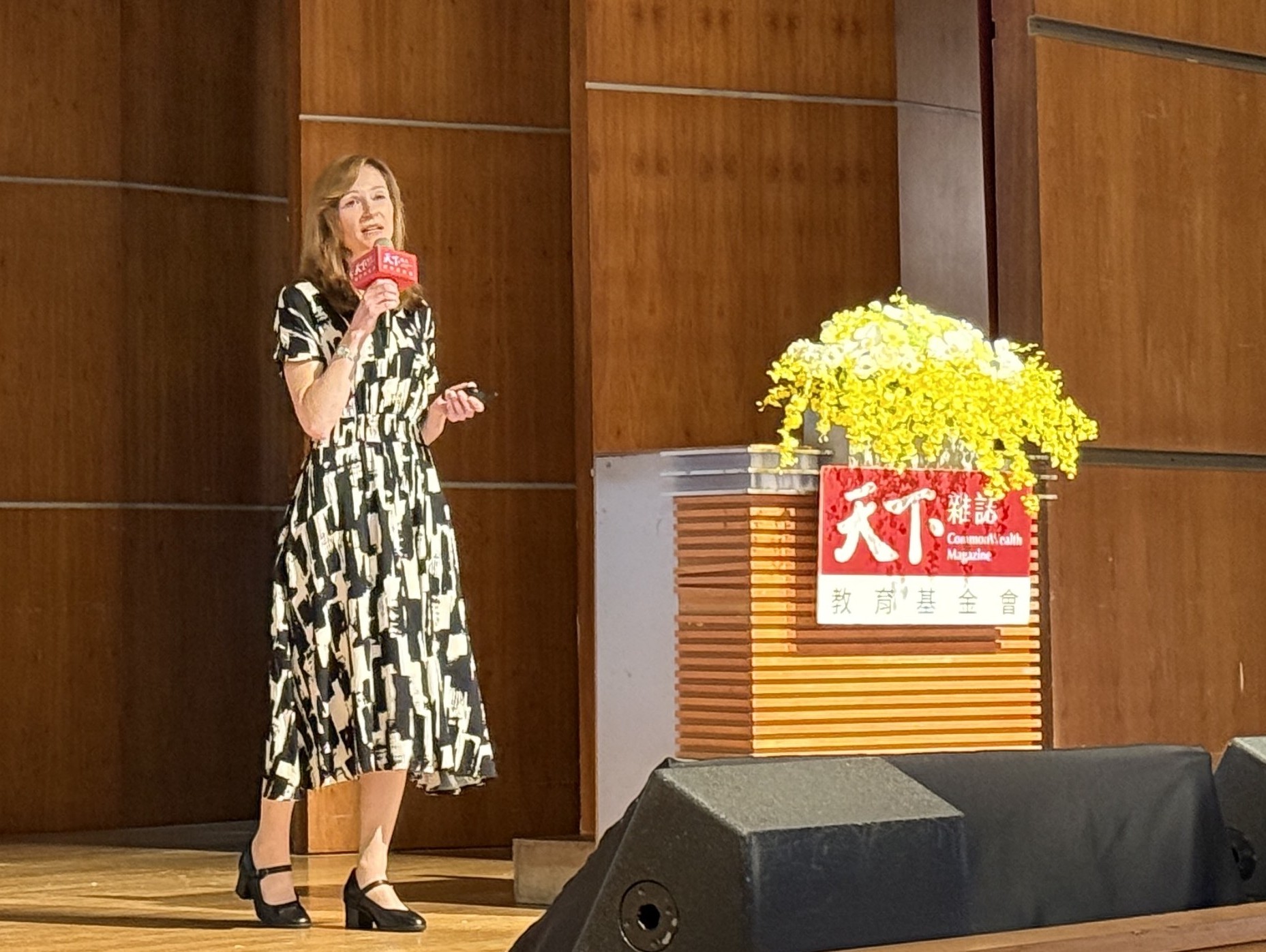 莎拉・麥高恩教授演講-閱讀從喜歡開始，讓孩子願意讀，也持續讀_0.jpg