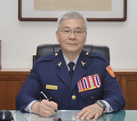 局長 方仰寧